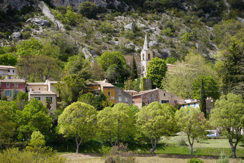 Ontdek Monieux. Een stil lieflijk dorpje in het hart van de Ventoux. Een verslag